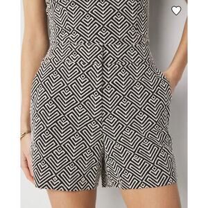 White House Black Market High-Rise Embroidered Cotton Short Black White Size 14